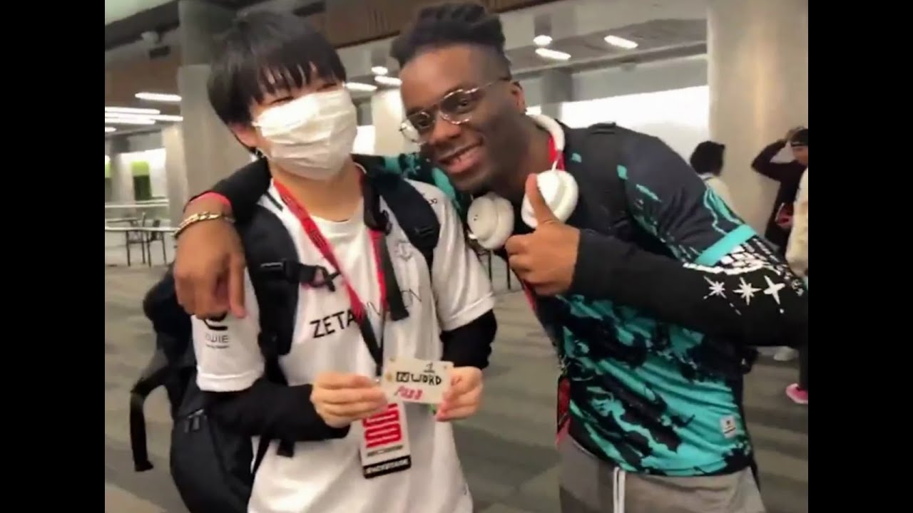 EE из кармана