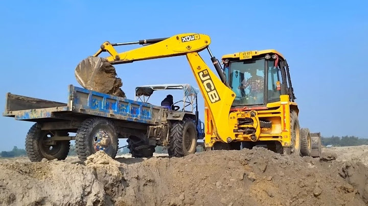 Old Jcb 3dx Loading Mud in Trolley With Mahindra Novo 605 New Holland 3630 Swaraj 855Fe Tractor Wit