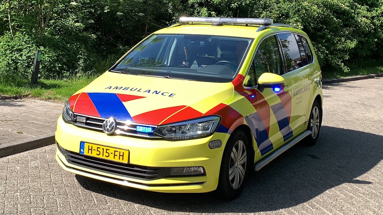 A1 OvdG en ambulance met spoed in Lelystad