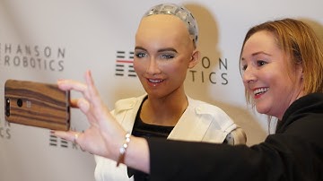 Sophia robot features, design, use, advantages & disadvantages