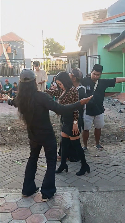 Riang gembira,..... Pagelaran seni kud lumping Putro Setyo Joyo