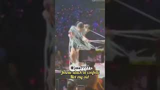 Jennie stuck in confetti during yeah yeah concert 😭😂#blackpink#viralshorts#jennie#fypシ#views