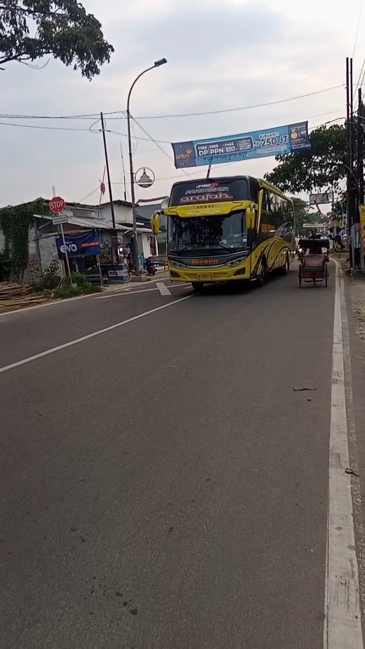 Menggali Jejak Wali Songo: Petualangan Spiritual dengan Bus Pariwisata