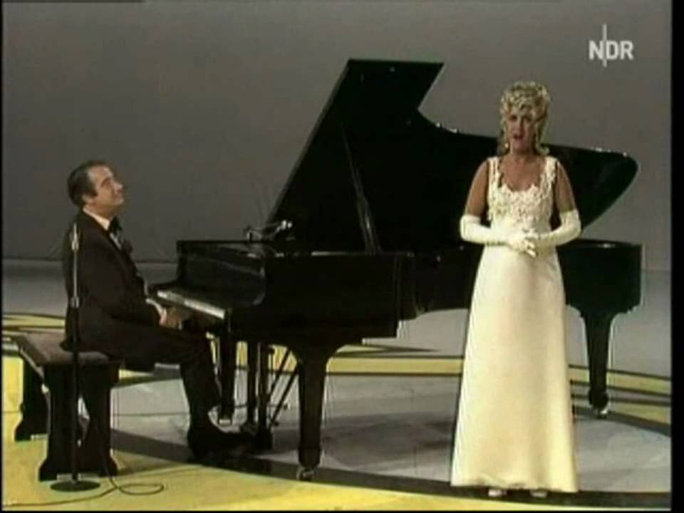 Victor Borge Marilyn Mulvey by SUNNY RAINBOW YouTube victor-borge-marilyn-mulvey-by-sunny-rainbow-youtube