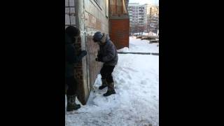 Пацан хочет поднять дом(, 2016-03-25T10:00:57.000Z)