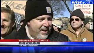 Demonstrators Support Governor Walker's Budget Plan