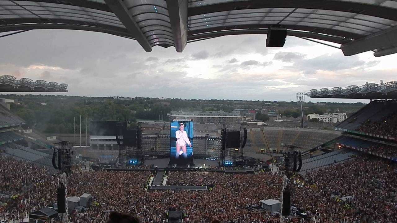 Beyoncé - Runnin' (Lose It All) - Formation Tour - Dublin Croke Park -9 ...