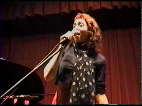Regina Spektor - "I Want to Sing" (2004-02-14) - 9...