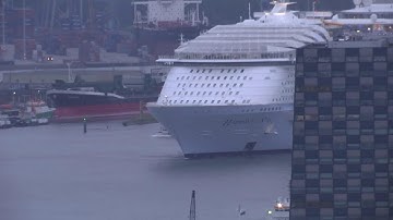 Zo vaart mega-cruiseschip binnen