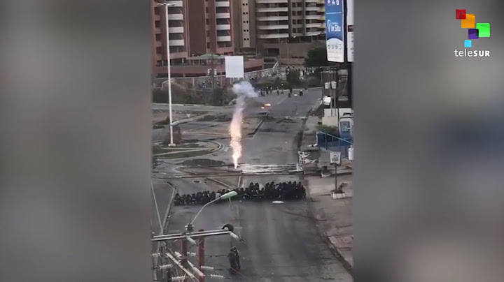 Venezuelan Protesters Attack Police with Homemade Rocket Launcher