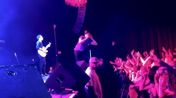 Olly Murs wows the screaming girls in the audience!