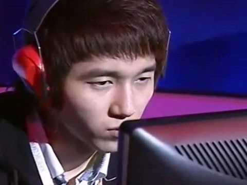 2007 Grand Final First Day WarCraft3 Match LyN Vs Zeus 