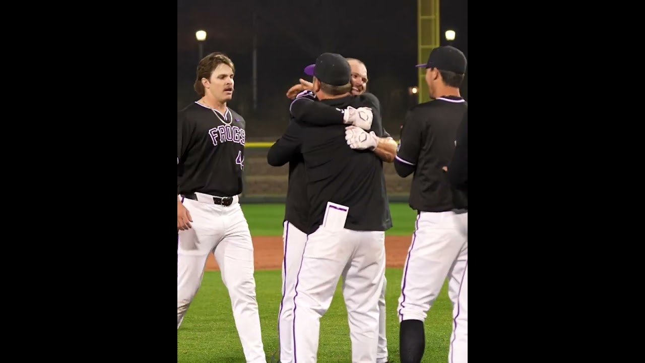 Luke Boyers walk off single 