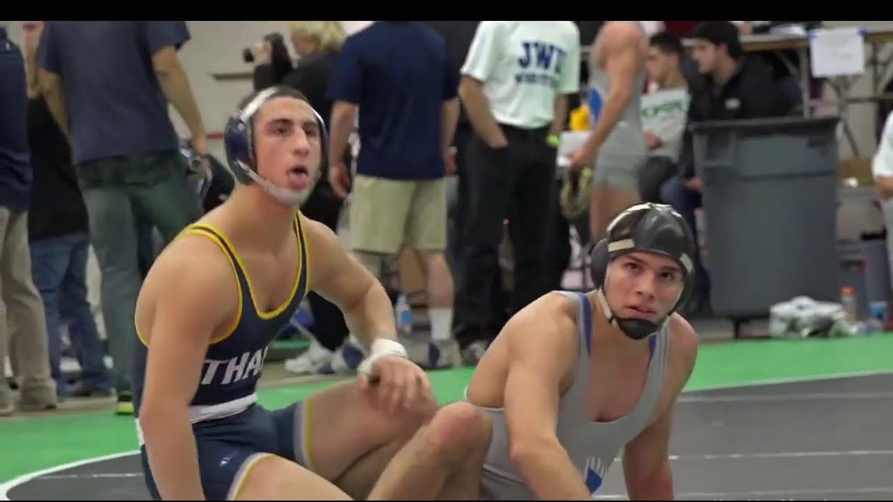 165lbs Nick Velez (Ithaca) maj dec Francisco Colom (Roger Williams)