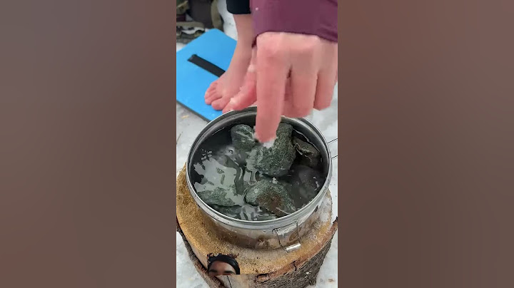 Girl survives WINTER 🥶👩 #camping #survival #bushcraft #outdoors #lifehack