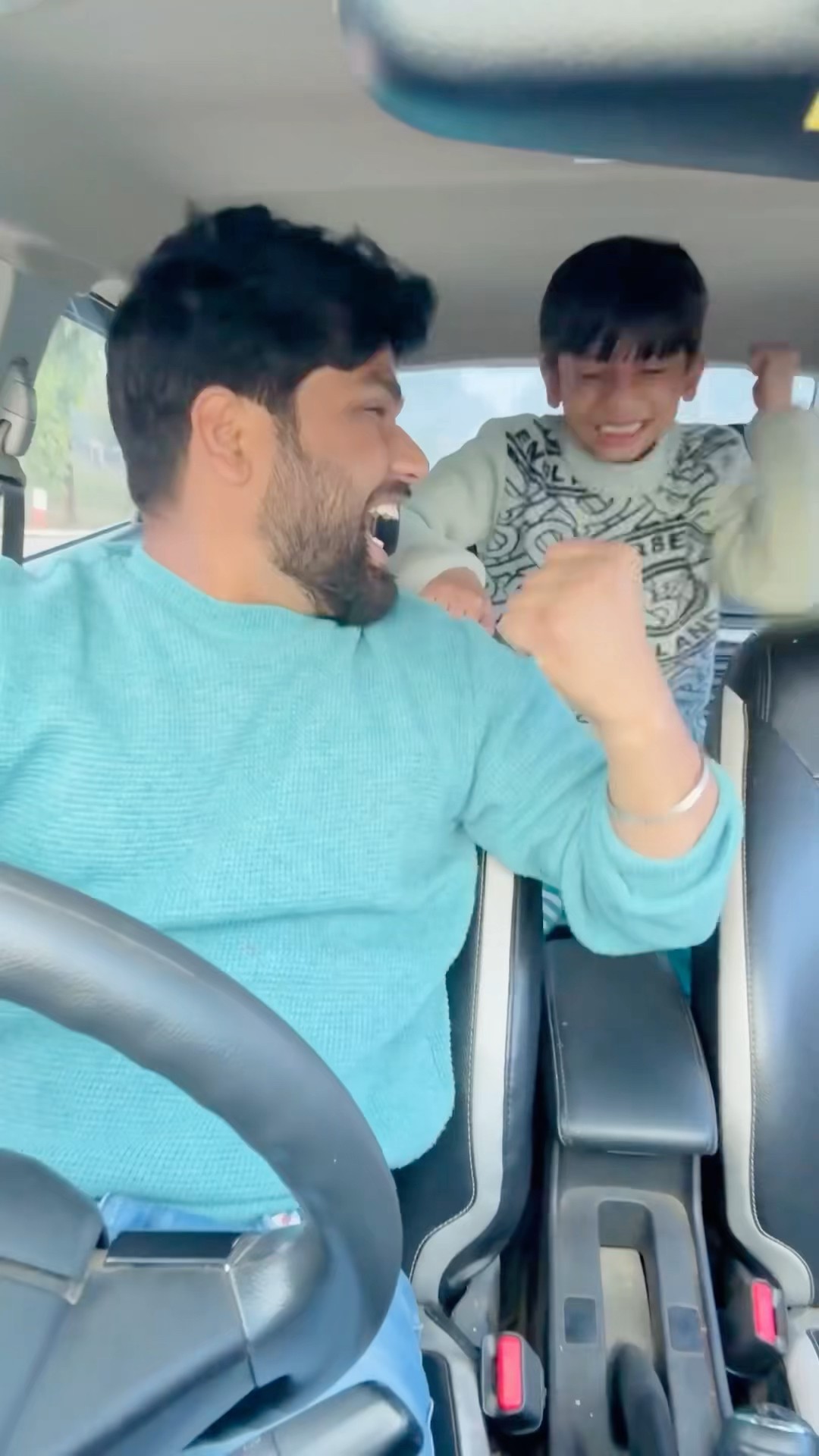 Car ka bhot bada mechanic ??‍? #comedy #funnyvideo #youtubeshorts #shorts #shortsfeed
