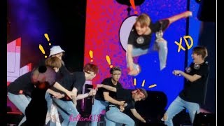 What happens when the stage is slippery...Taehyung falls hard Resimi