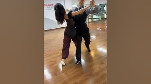 學練套路組合[24] - 英國國標舞教師協會編冩推薦的快步舞組合 / Quickstep Routine Choreographed by IDTA