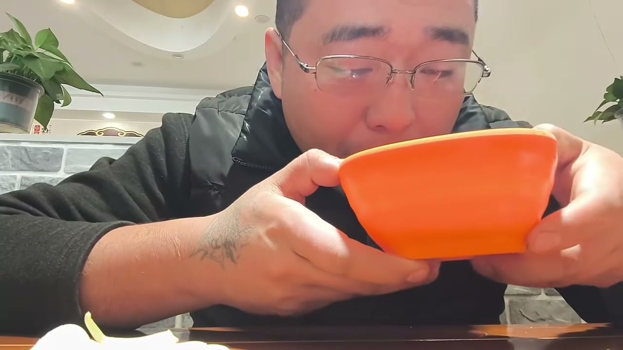 实在不知道吃啥了，今特意弄一份河南焖面条子，我滴乖乖，咋那好吃！#抖音美食创作者 #河南焖面条子 #焖面 #记录日常 #生活