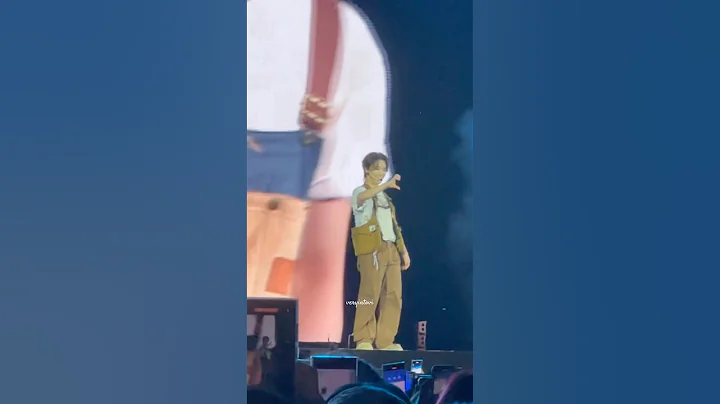 he is exist 😭 #svt #seventeen #dino #leechan #carat