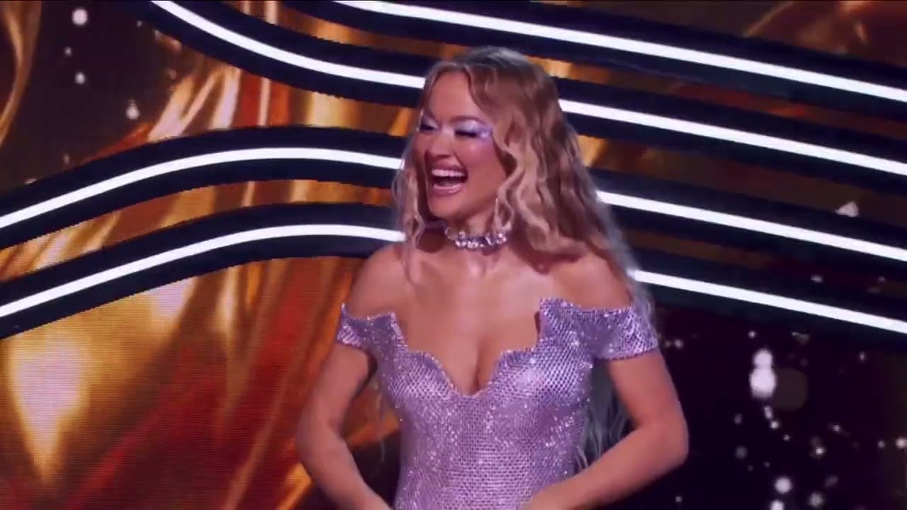 Coral (Meg Donnelly) sings “Ain’t It Fun” | The Masked Singer | Season 13