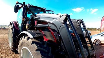 2018 Valtra N124 HiTech Tractor With S-G5 Loader