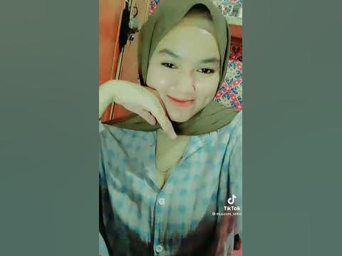 tiktok jilbab keliatan belahan brow - YouTube