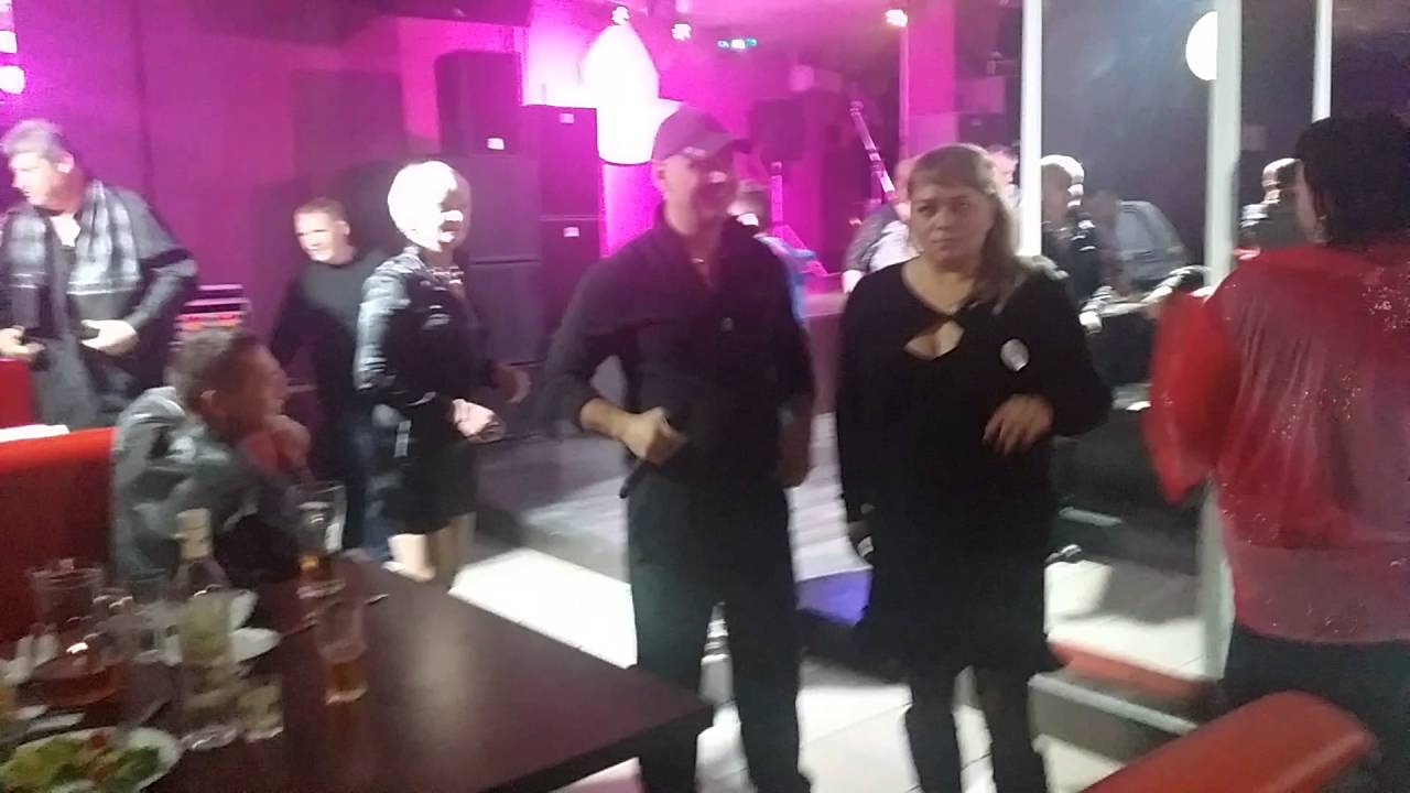 Вологда !ПОЙМАЛИ НА ВЫХОДЕ УЖЕ БЕЗ СМОКИНГА-Исполнить песню на Бис ...