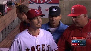 Heaney goes to the dugout with a bloody nose