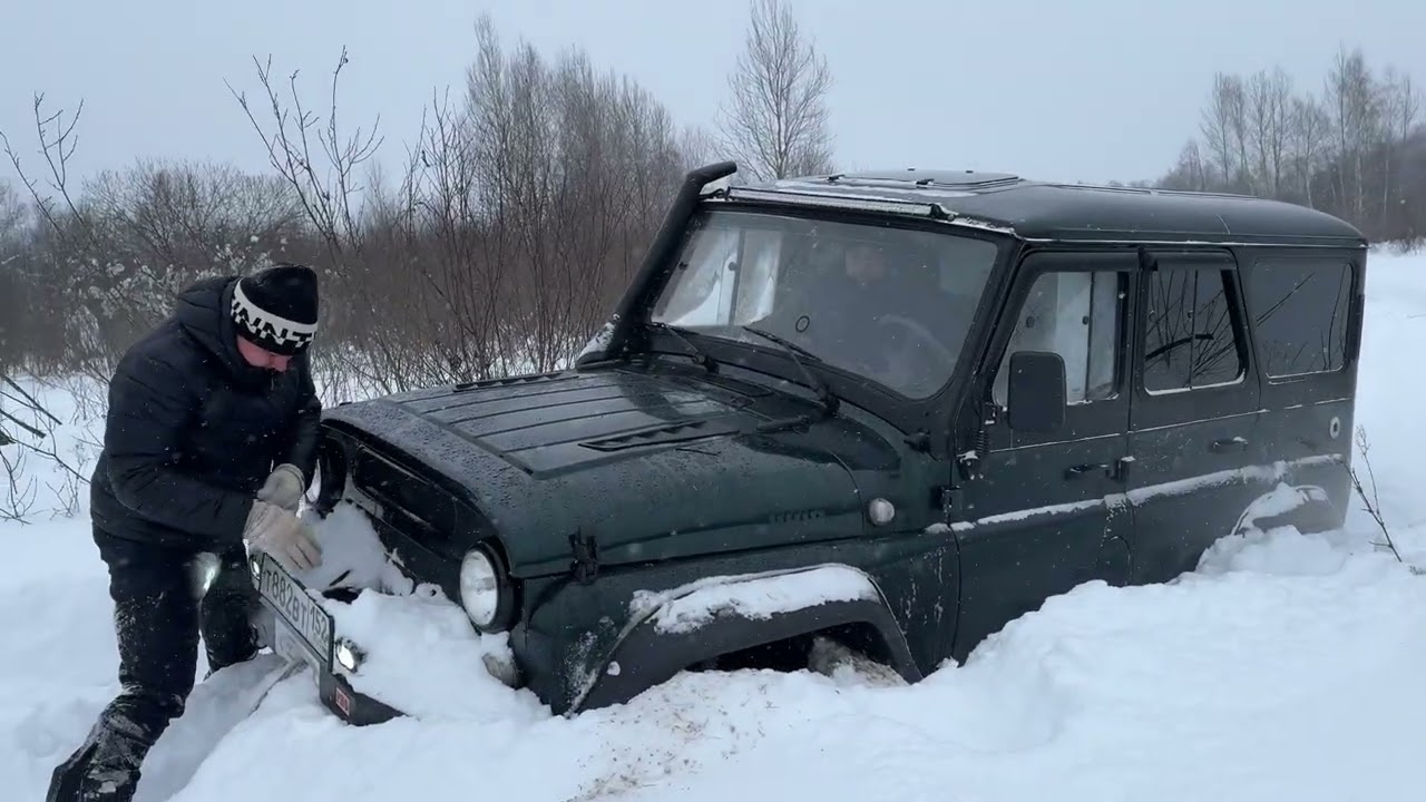 ПРОБИВАЕМ ЦЕЛИНУ ! Снегоход застрял !