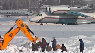 ✈Сугробы по колёса: Ту-134 со звуком истребителя и Ан-72 Росгвардии / Аэродром Чкаловский