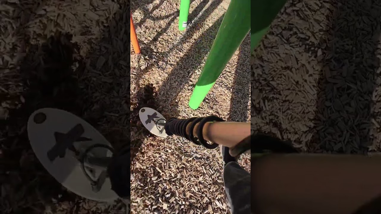 Hunt Yields A Disney Bobbed Wire Ring, Foil, A Chin Link, And Rambling With Ant, #metaldetecting 