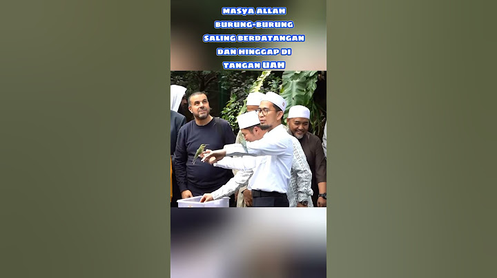 Masya allah burung-burung berdatangan dan hinggap di tangan UAH 🥺😍..#shorts #ahliibadah #islam