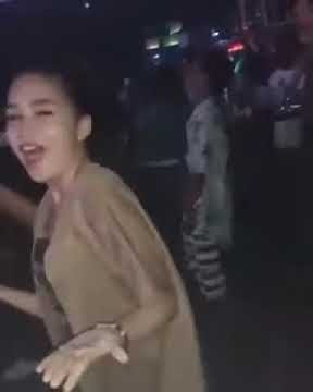 Berbeda Kasta - diskotik club - Story Wa dancing girl