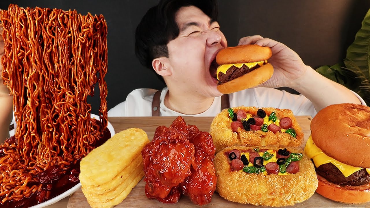 ASMR MUKBANG 버섯 햄버거 & 치즈 스틱 & 양념 치킨먹방! FIRE Noodle & FRIED CHICKEN & CHEESE STICK EATING SOUND!