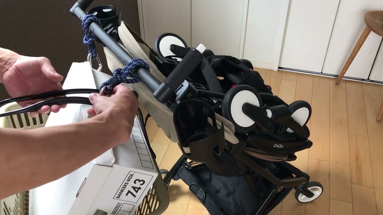 ベビーカーでスーパーに買い出し その時 買い物かごがハンズフリー になる便利なベビーカーフックを紹介 サイベックス リベル編 Youtube