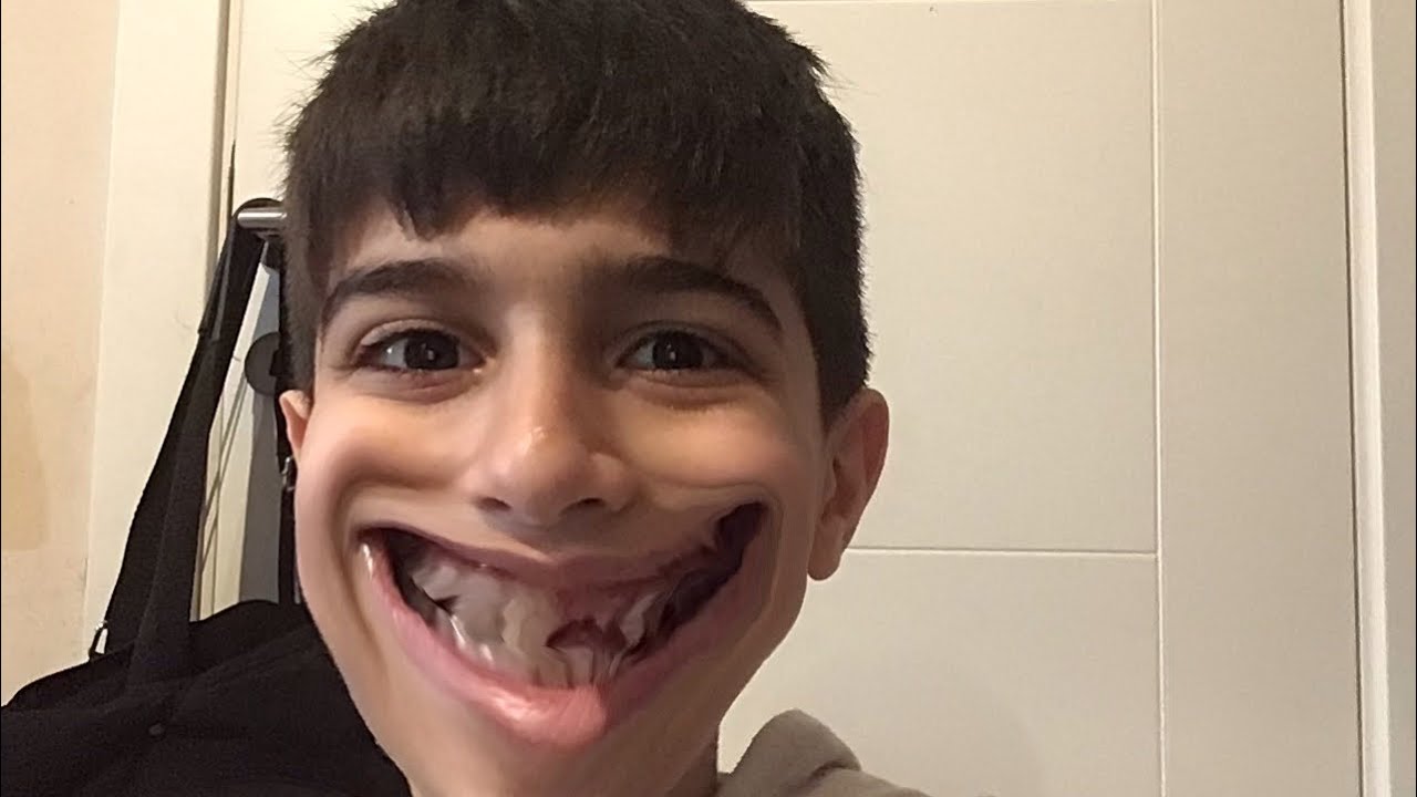 How to brush your teeth (troll) YouTube