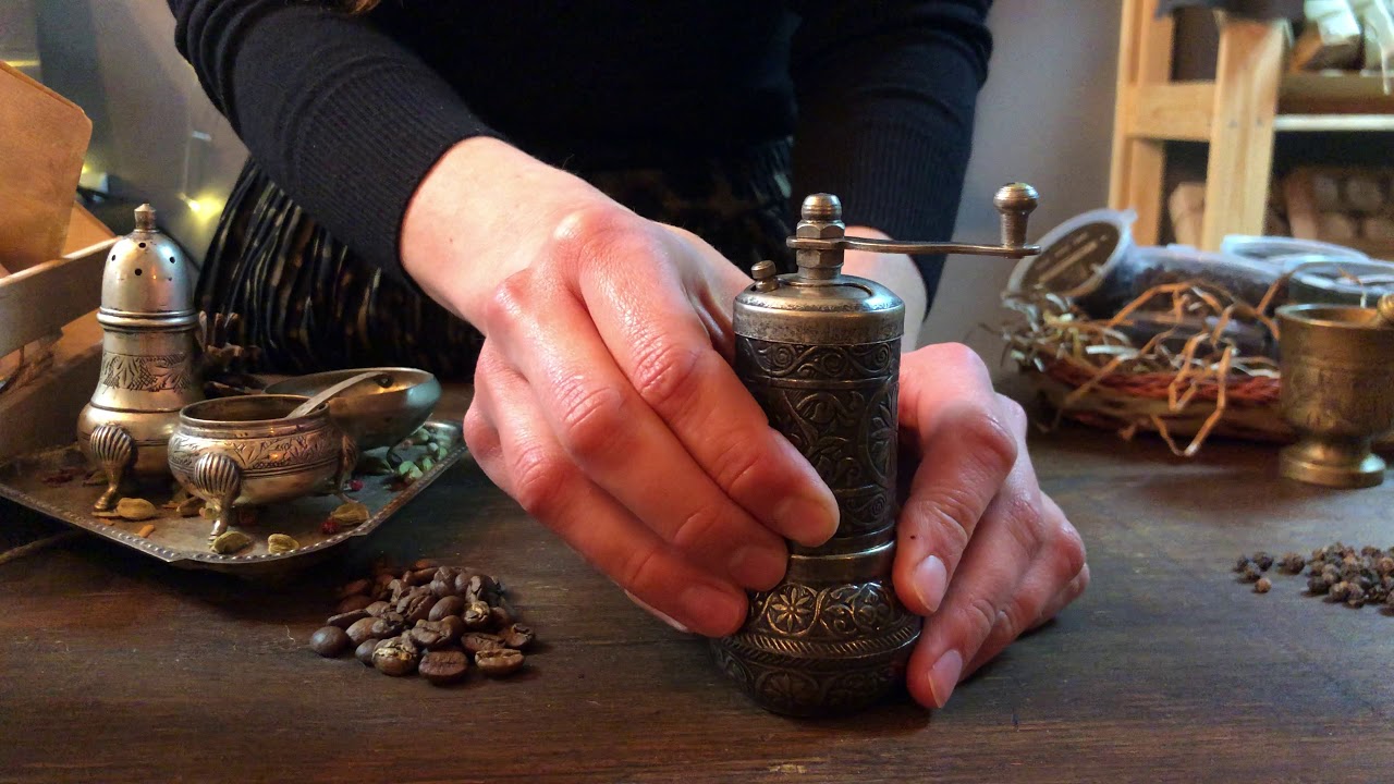 Настоящая турецкая мельница для специй и кофе - YouTube