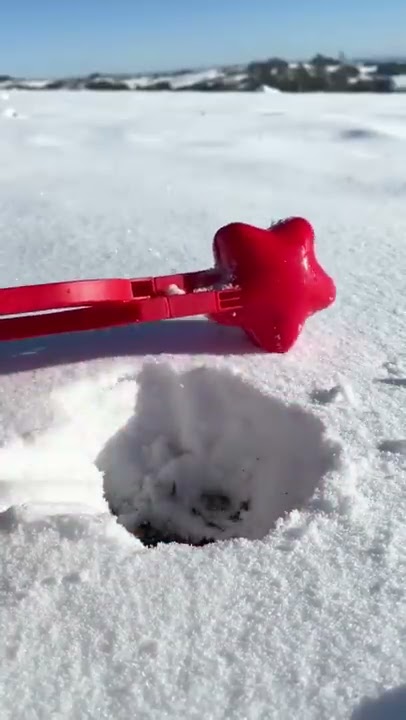 Snowball fight but make it aesthetic 💫 #satisfying #snow