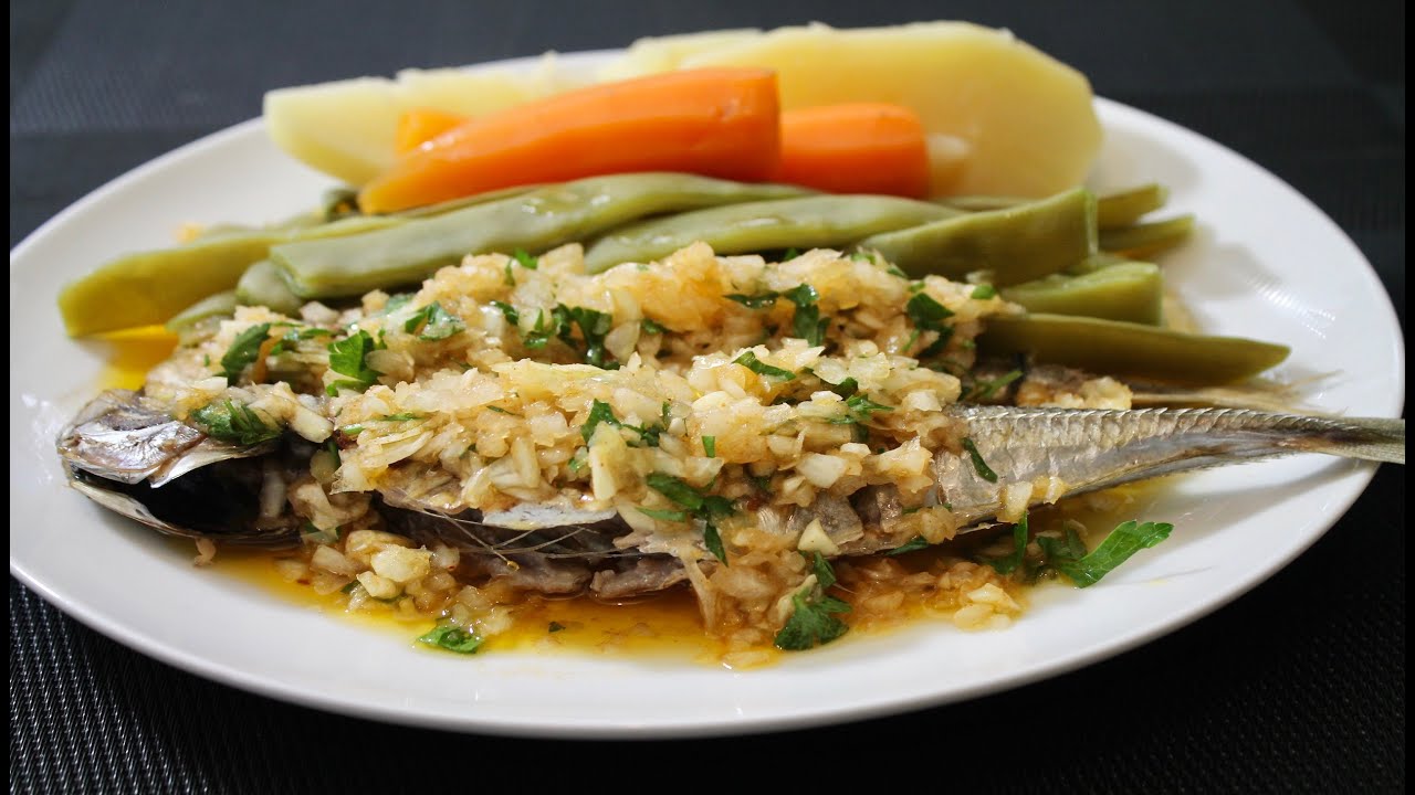 CARAPAUS COM DELICIOSO  MOLHO À ESPANHOLA