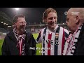 John (59) en zijn maatje Hans maken ereronde bij Willem II | #VoetbalGeeft