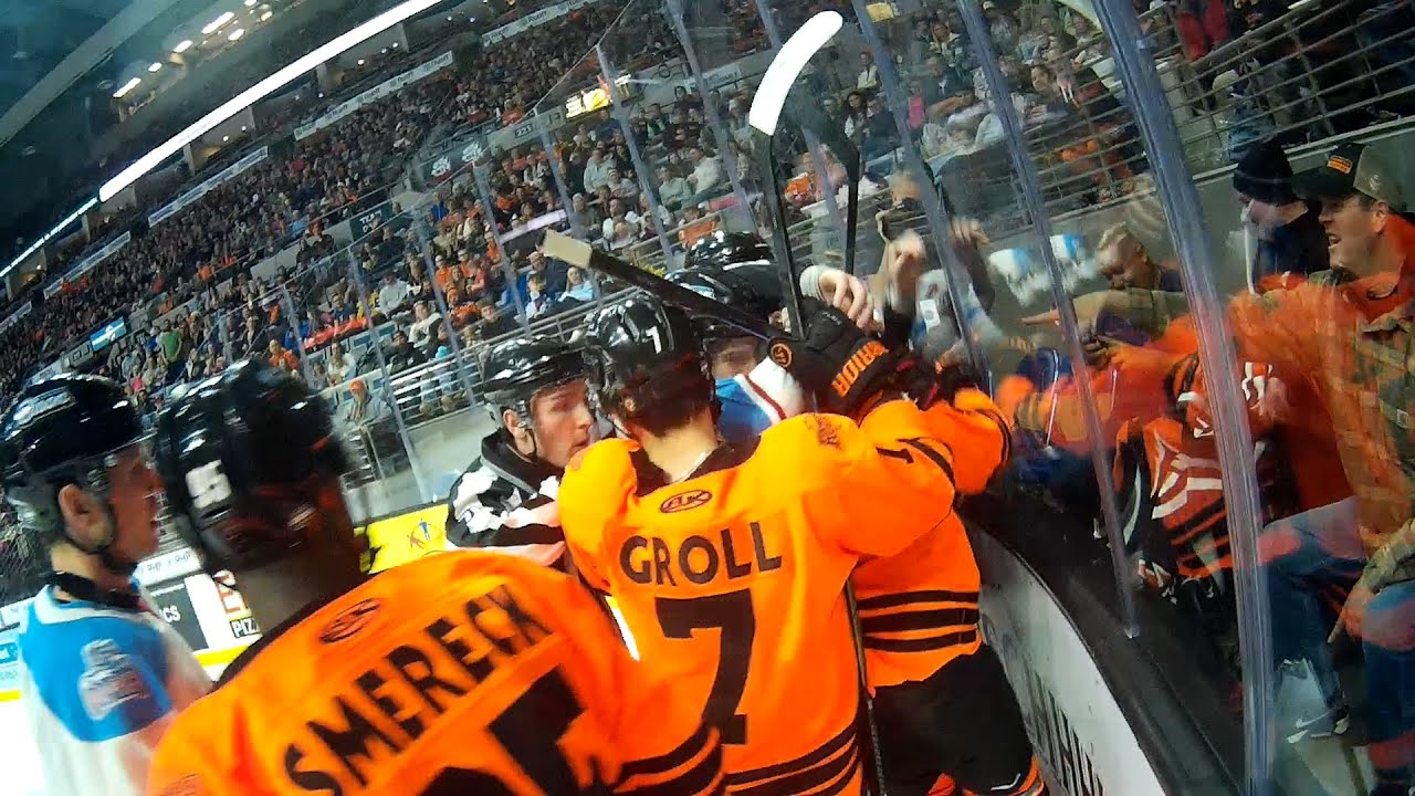 Рефери "Кометс" Кэм, Новый год 2025