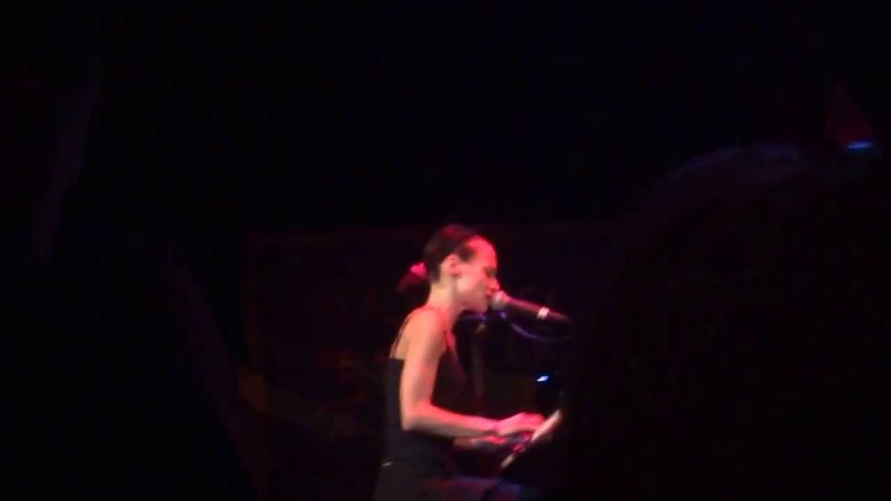 Fiona Apple _ I Want You to Love Me (live) @ Liberty Hall, KS_ October 12, 2013