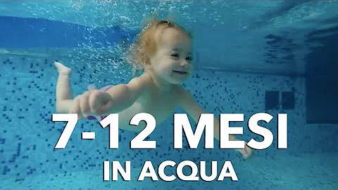 Come mettere neonato sott'acqua?