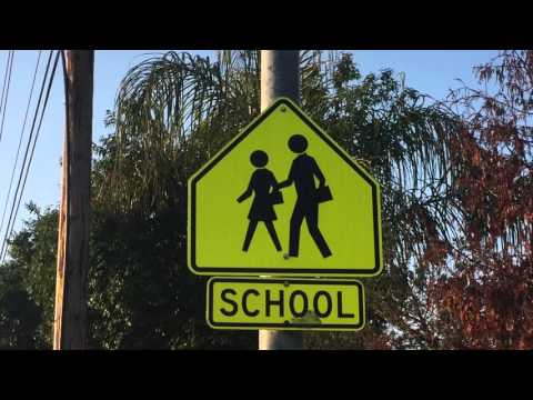 Video: Ano ang speed limit sa isang school zone sa Oregon?