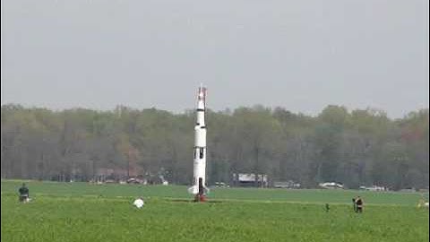 Steve Eve 1:10 scale Saturn V