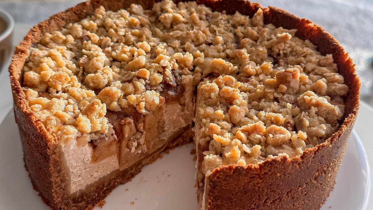 Apple Crumble Cheesecake Recipe | Creamy Cheesecake with Cinnamon Apples