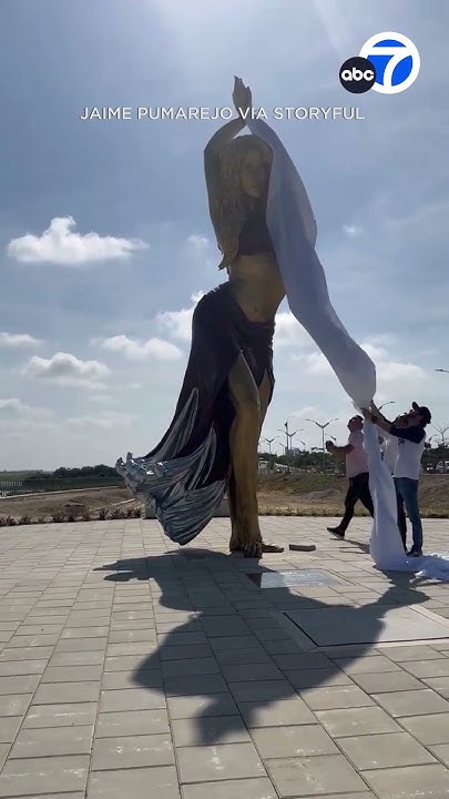 21-foot bronze Shakira statue unveiled in Colombia - YouTube
