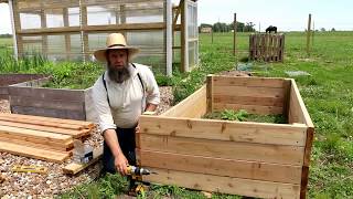 OFF GRID with DOUG & STACY build some raised beds with a few tips Subscribe to OFF GRID with DOUG & STACY: http://bit.ly/