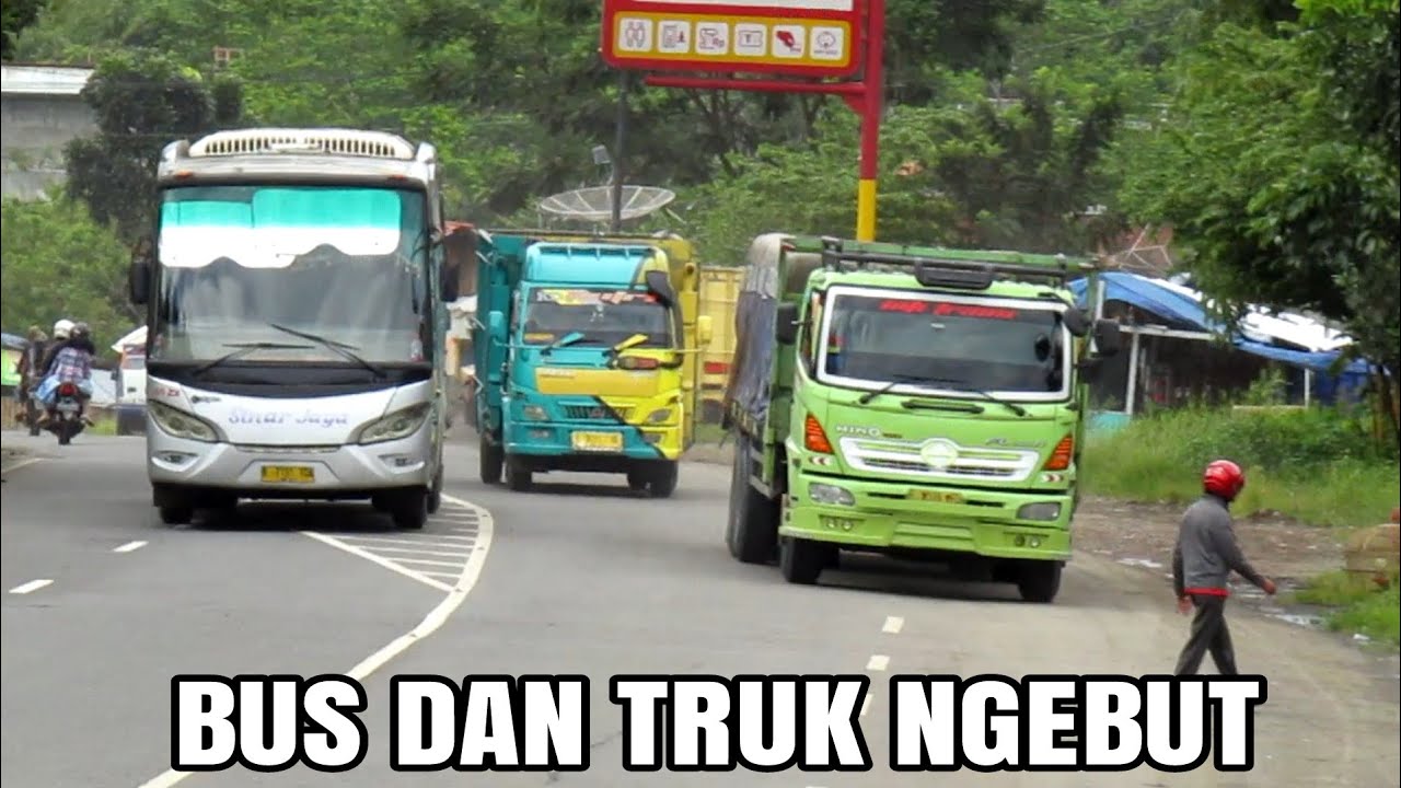 Bus Dan Truk  Ngebut Dijalan Lingkar Bumiayu Jawa  Tengah  